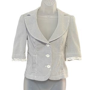 Guess stretch sz M/M cropped pinstripe blazer 3/4 sleeve trimmed with lace